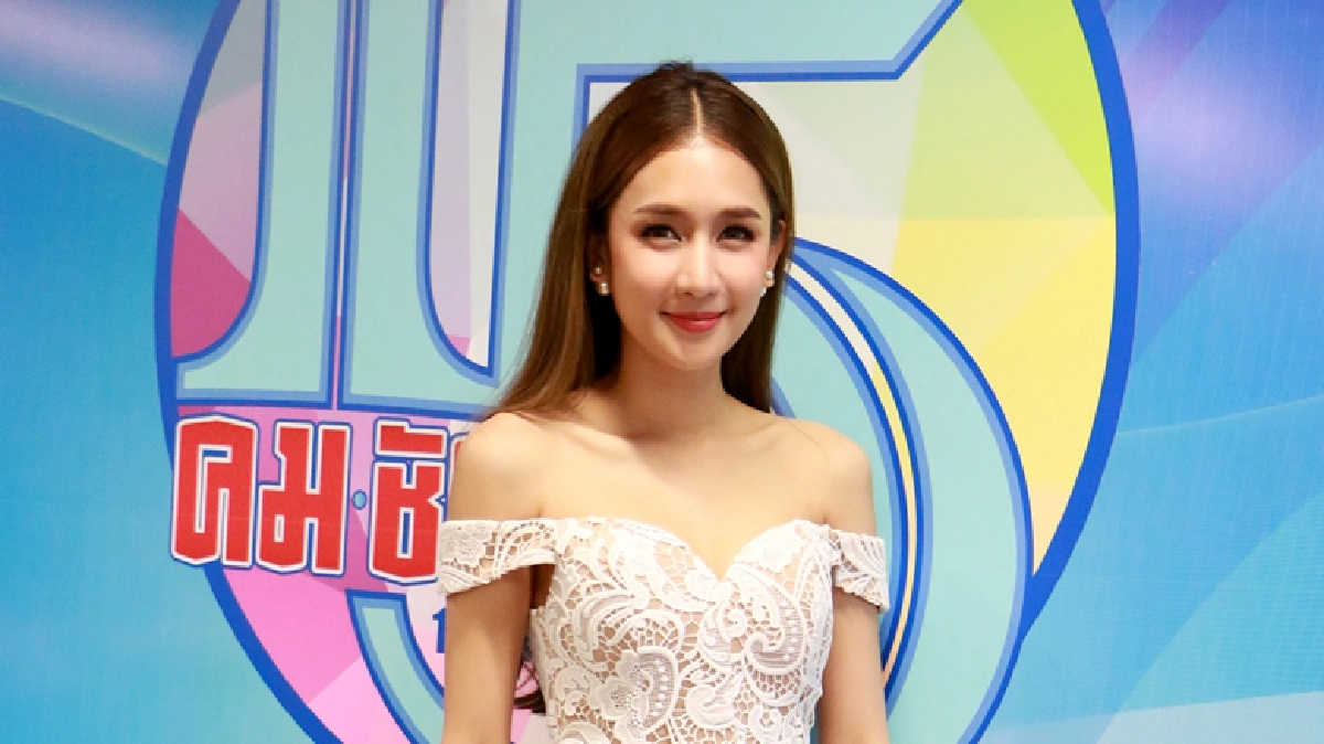 ‘เนย’ รักรุ่ง ธุรกิจเริ่ด เตรียมปั๊มลูกให้ทันปี61เสริมดวงเฮง ‘เนย’ รักรุ่ง ธุรกิจเริ่ด เตรียมปั๊มลูกให้ทันปี61เสริมดวงเฮง