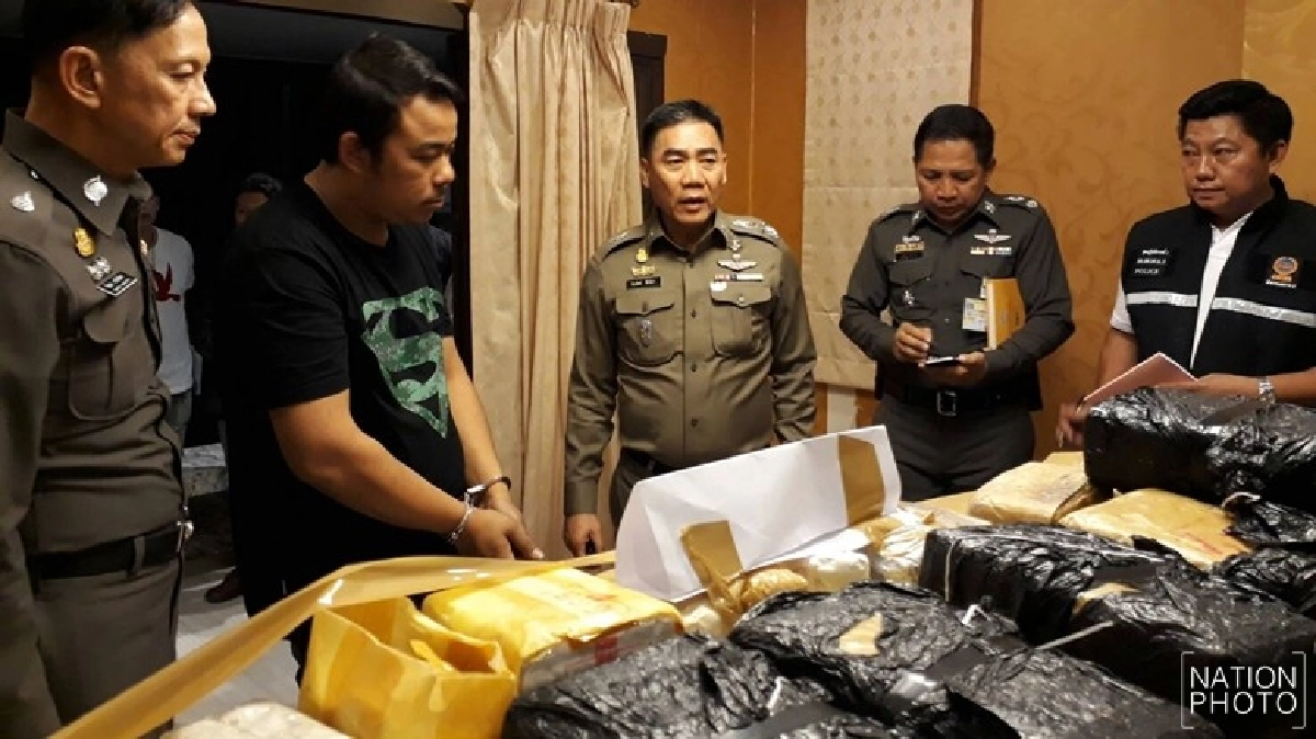 “จักรทิพย์” แถลงจับยาบ้า 2.6 ล้านเม็ด “จักรทิพย์” แถลงจับยาบ้า 2.6 ล้านเม็ด