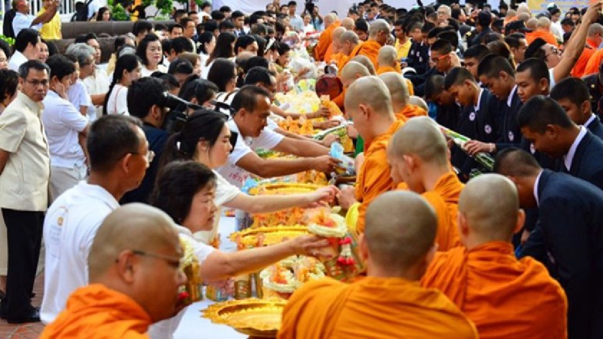 ประชาชน ร้อยละ 94 หนุนฟื้น"พระราชพิธีการถวายเทียนรุ่ง"
