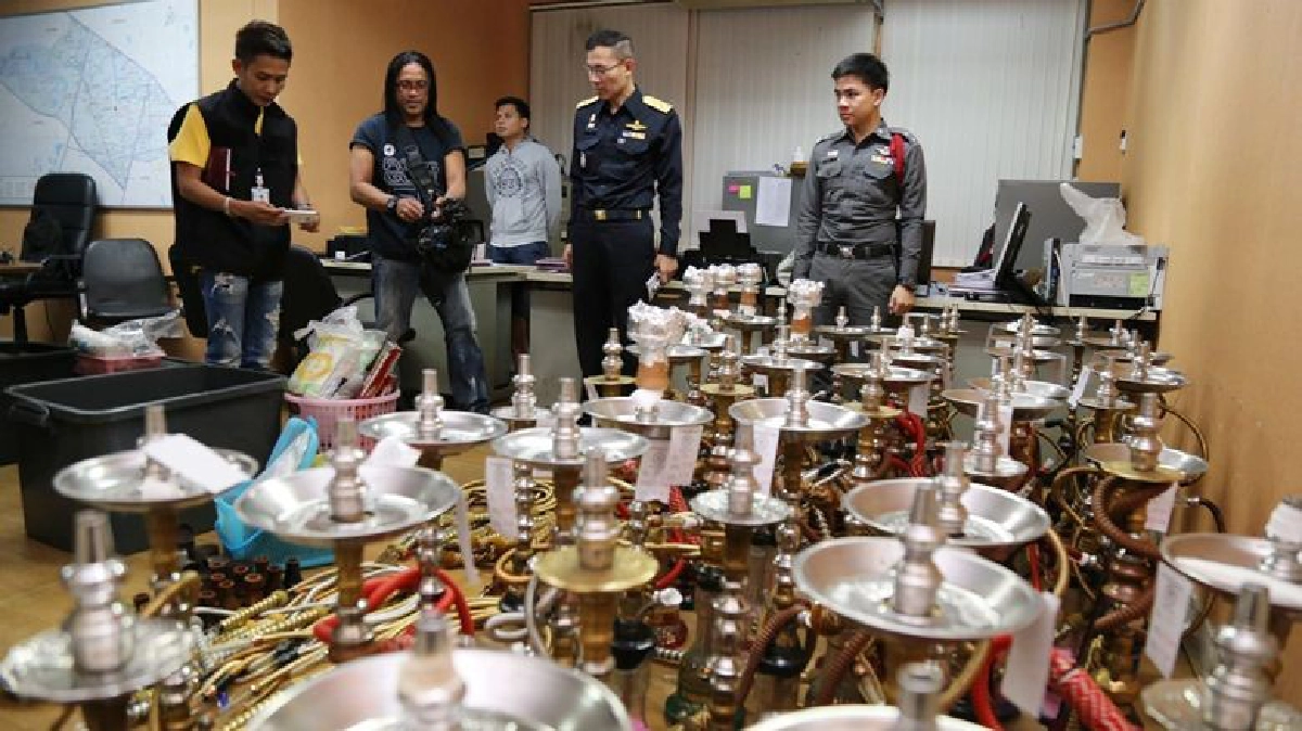 บุกตรวจสถาบันเทิงพบลอบขายบารากู่เพียบ บุกตรวจสถาบันเทิงพบลอบขายบารากู่เพียบ