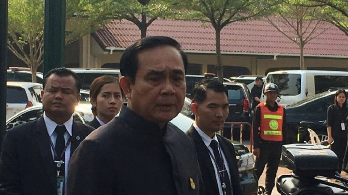 นายกฯบอกรักคนไทย 70 ล้านคนรับวาเลนไทน์ 