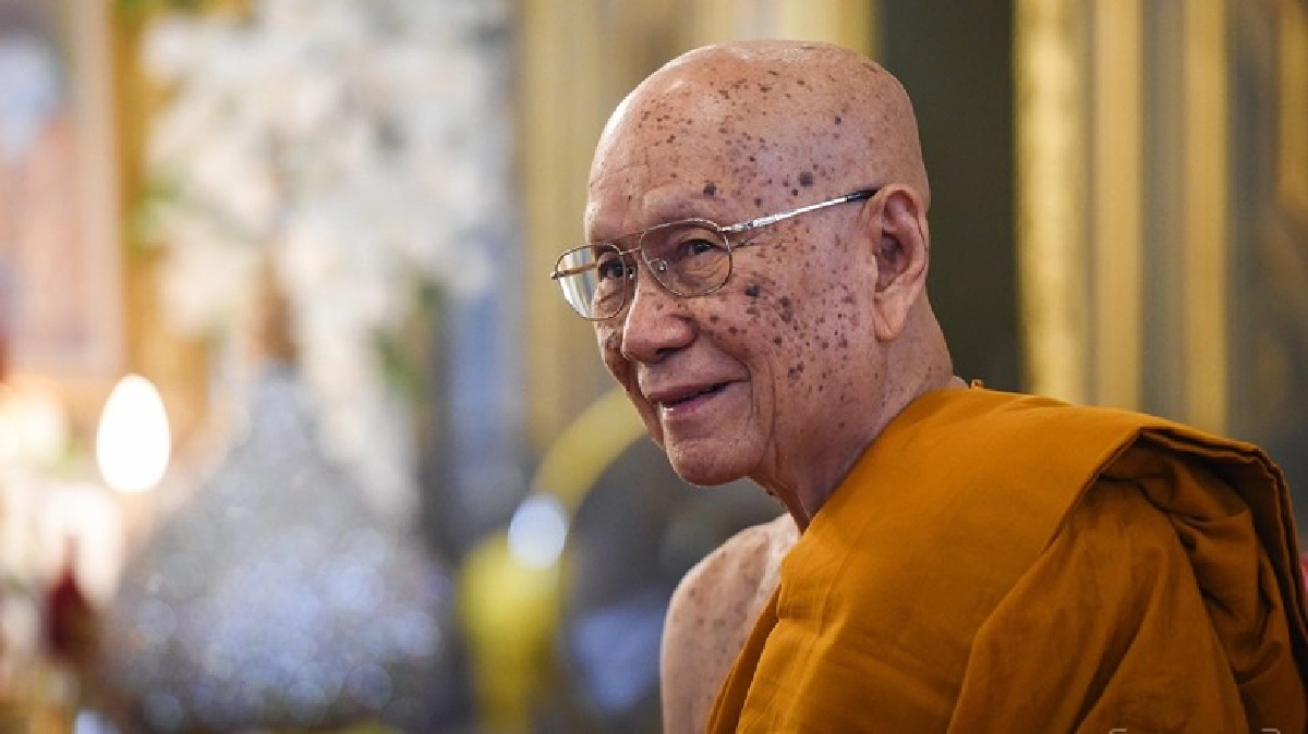 "มีสติ ปัญญา และความไม่ประมาท" ประทานโอวาท "ครม.-คสช." "มีสติ ปัญญา และความไม่ประมาท" ประทานโอวาท "ครม.-คสช."