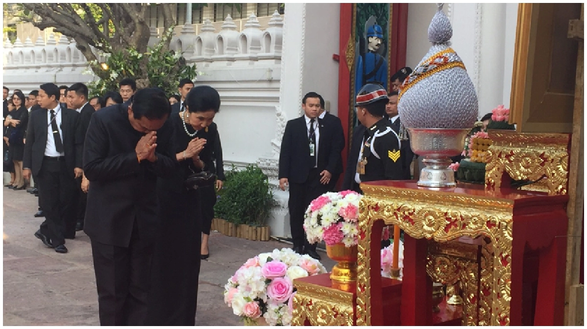 นายกฯนำครม.เฝ้าถวายสักการะ “สมเด็จพระสังฆราช” นายกฯนำครม.เฝ้าถวายสักการะ “สมเด็จพระสังฆราช”