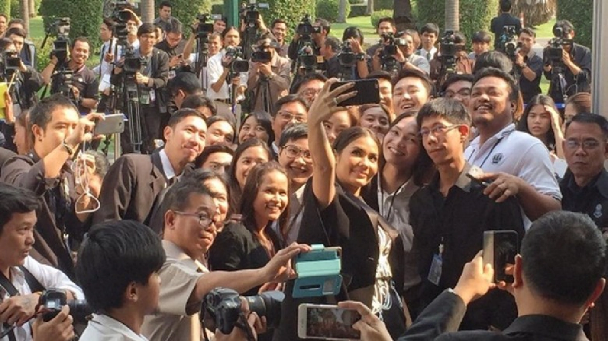 สื่อมวลชนปลื้มคนสวย สื่อมวลชนปลื้มคนสวย