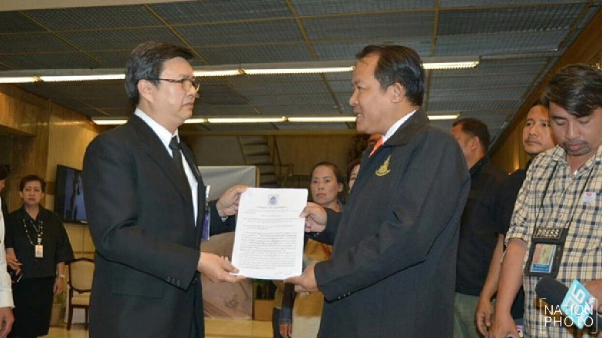 ยื่น “พรเพชร” สอบ 7 สนช. โดดประชุม