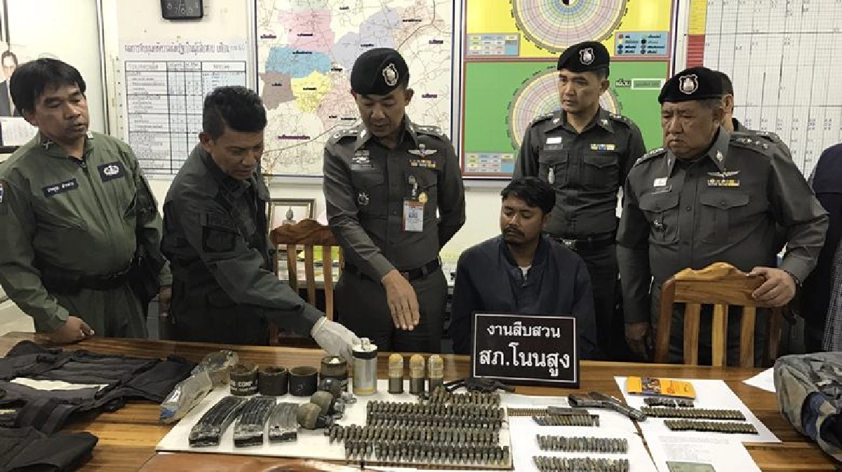 รวบ“อดีตทหารพราน”สะสมอาวุธสงครามเพียบ รวบ“อดีตทหารพราน”สะสมอาวุธสงครามเพียบ
