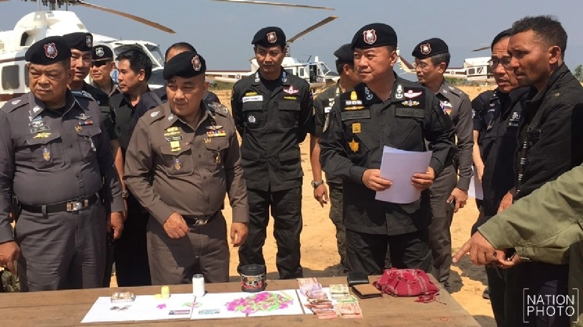 “ศรีวราห์” ลุยปราบรุกป่าปลูกฝิ่น106ไร่ “ศรีวราห์” ลุยปราบรุกป่าปลูกฝิ่น106ไร่