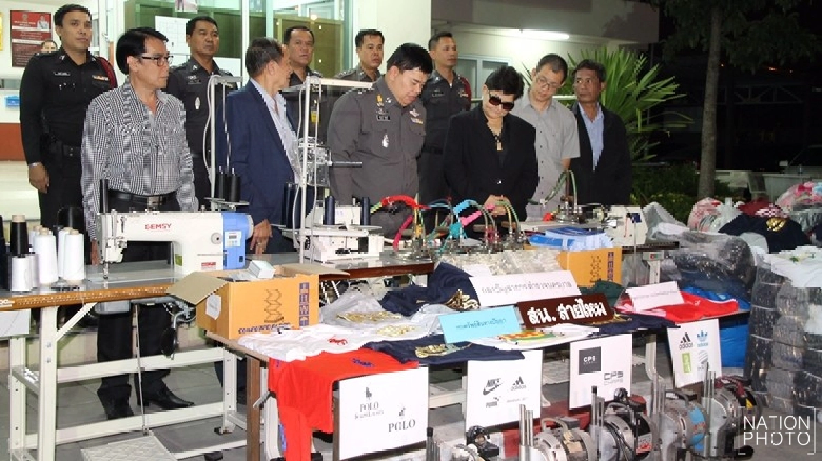จับละเมิดลิขสิทธิ์แบรนด์ดังเสียหาย300ล้าน จับละเมิดลิขสิทธิ์แบรนด์ดังเสียหาย300ล้าน