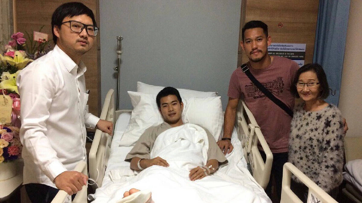 "พิชิตย์"เยี่ยม"สารัช" ขอโทษที่ทำให้บาดเจ็บ "พิชิตย์"เยี่ยม"สารัช" ขอโทษที่ทำให้บาดเจ็บ