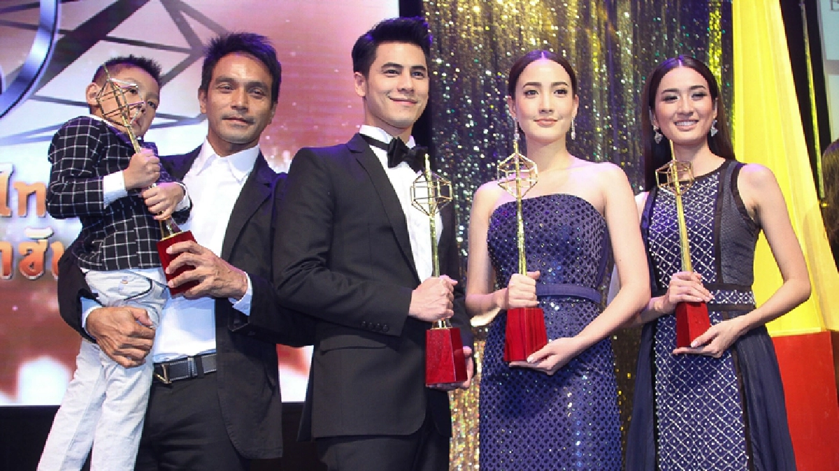 ‘ซี-แต้ว’ คว้า ‘ดารานำชาย-หญิงดีเด่น’ โทรทัศน์ทองคำ31