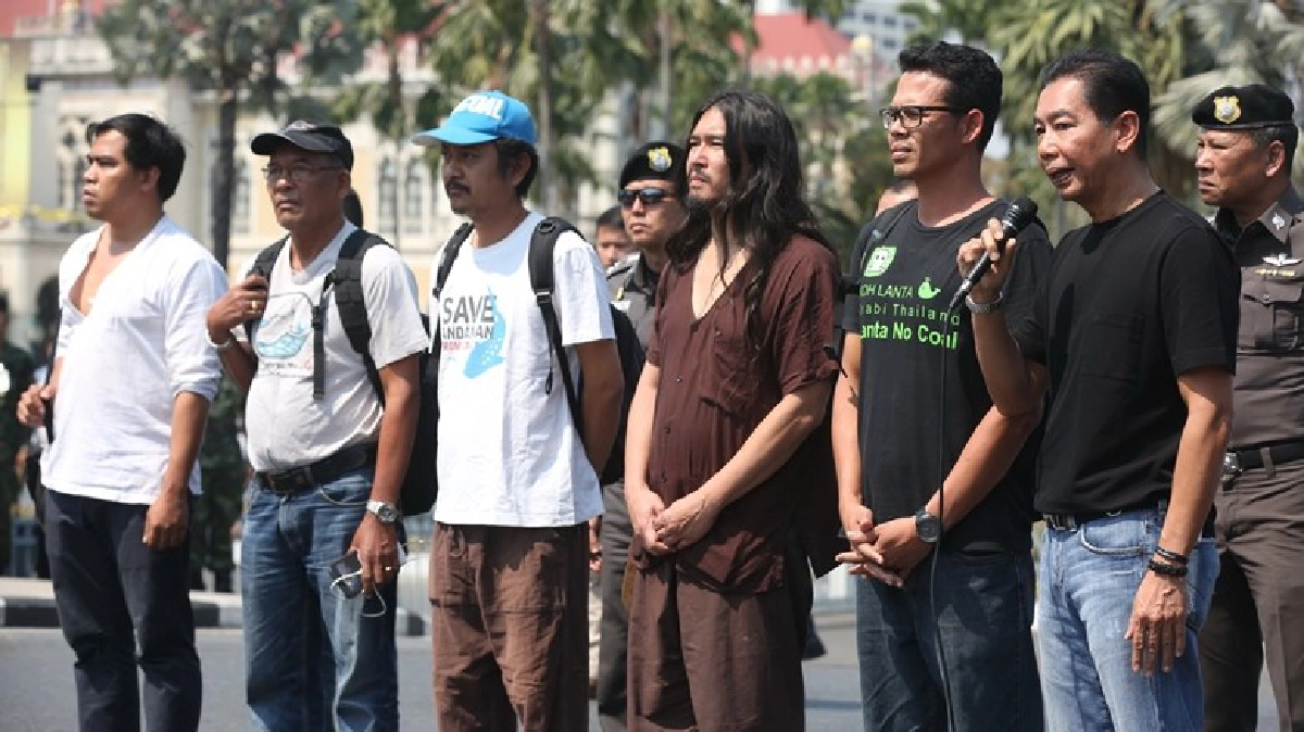 นาทีปล่อย 5แกนนำ-สลายม็อบค้านโรงไฟฟ้ากระบี่ (ชมคลิป)