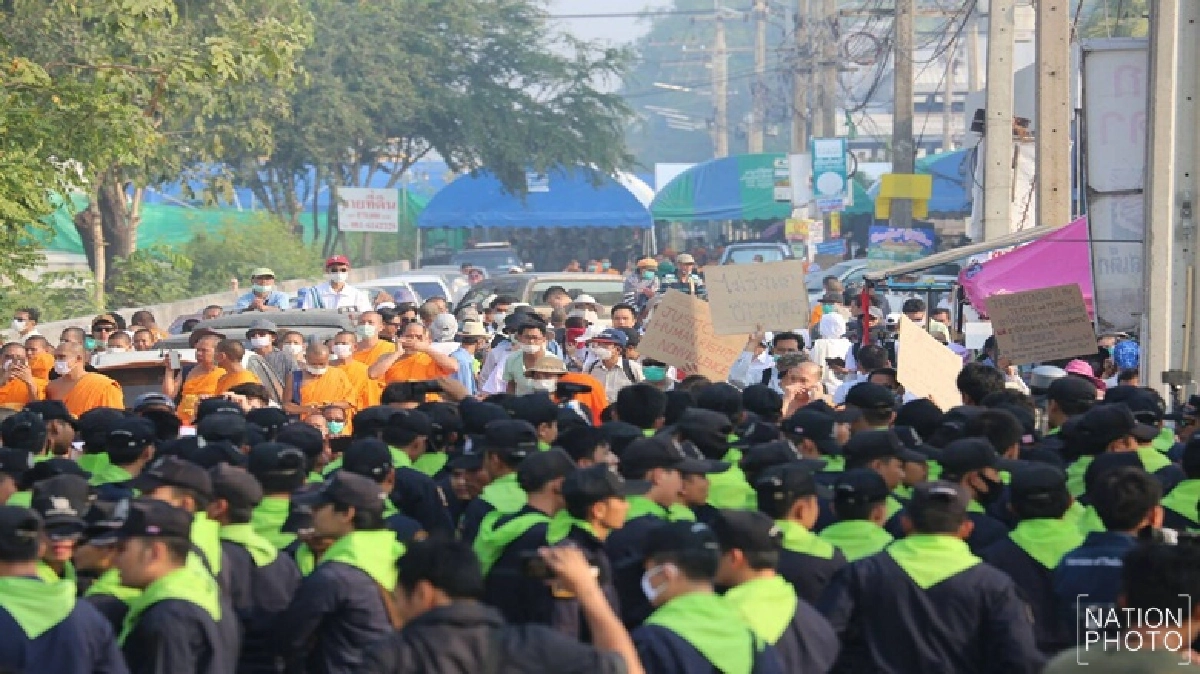 ตร. 26 กองร้อยตรึงรอบวัดธรรมกาย 