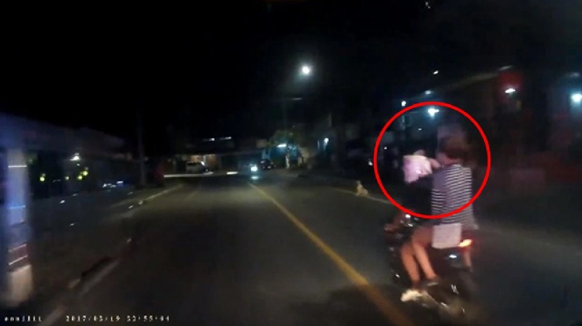 สาวตบกันน็อกแฟนหนุ่มแซงรถกู้ชีพ สาวตบกันน็อกแฟนหนุ่มแซงรถกู้ชีพ