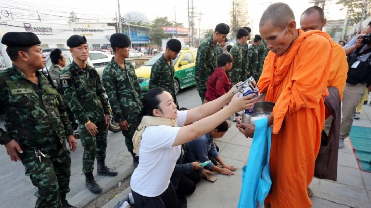 "นักสิทธิมนุษยชน" แนะใช้กฎหมายปกติกับ "ธรรมกาย" "นักสิทธิมนุษยชน" แนะใช้กฎหมายปกติกับ "ธรรมกาย"