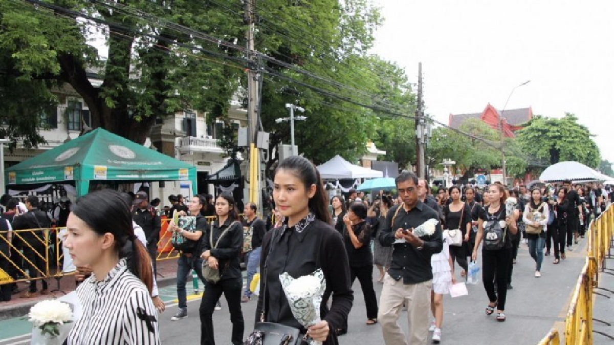 พสกนิกรถวายสักการะพระบรมศพฯ เกือบ 5 ล้าน