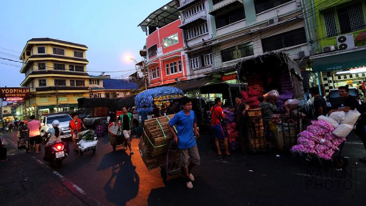 “ตลาดที่ไม่เคยหลับ” “ตลาดที่ไม่เคยหลับ”