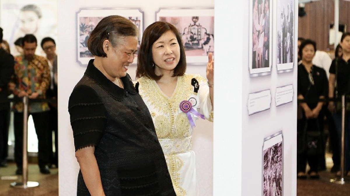 สมเด็จพระเทพฯ ทรงเปิดงานภริยาทูตครั้งที่ 50