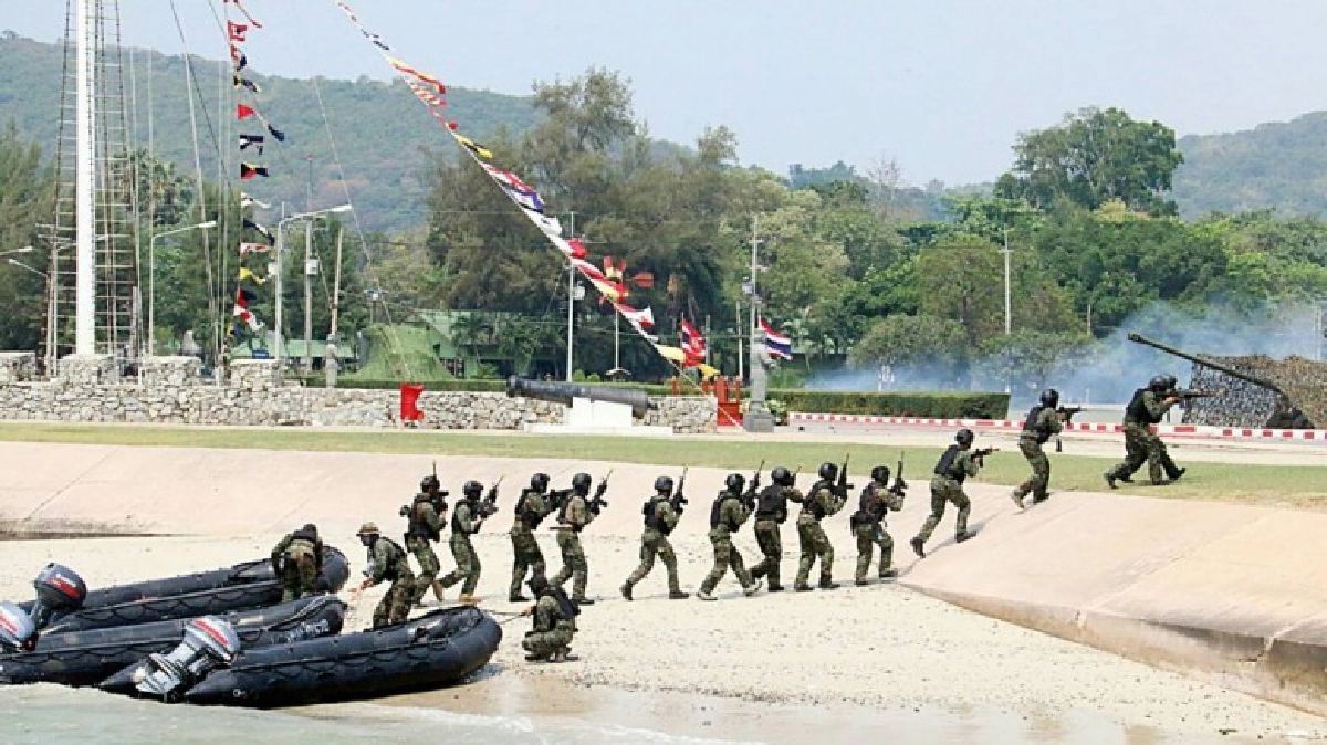 กองทัพเรือจัดฝึกยิ่งใหญ่ !! กองทัพเรือจัดฝึกยิ่งใหญ่ !!