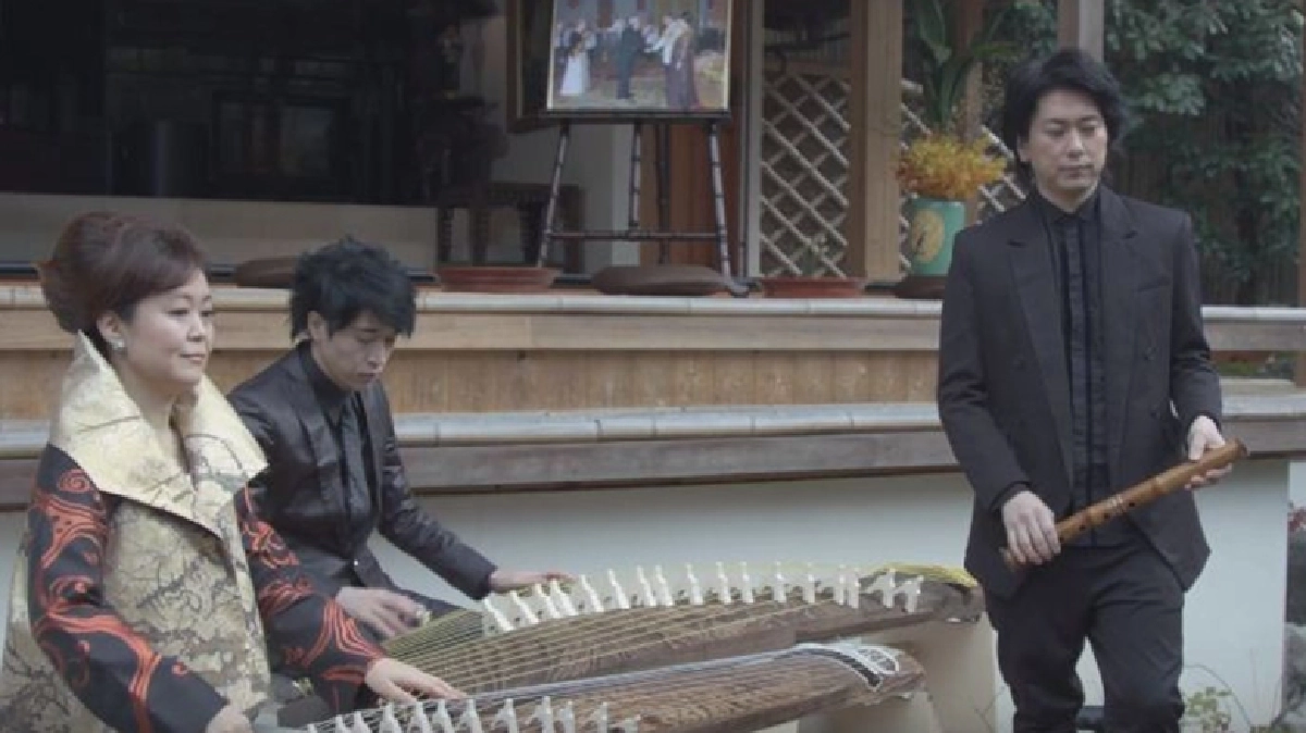3ศิลปินญี่ปุ่นบรรเลงเพลง 'แว่ว'   แสดงความอาลัยในหลวง ร.9