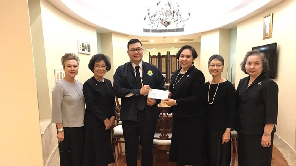 มาดามลิลลี่มีเรื่องเม้าท์อีกแล้ว มาดามลิลลี่มีเรื่องเม้าท์อีกแล้ว