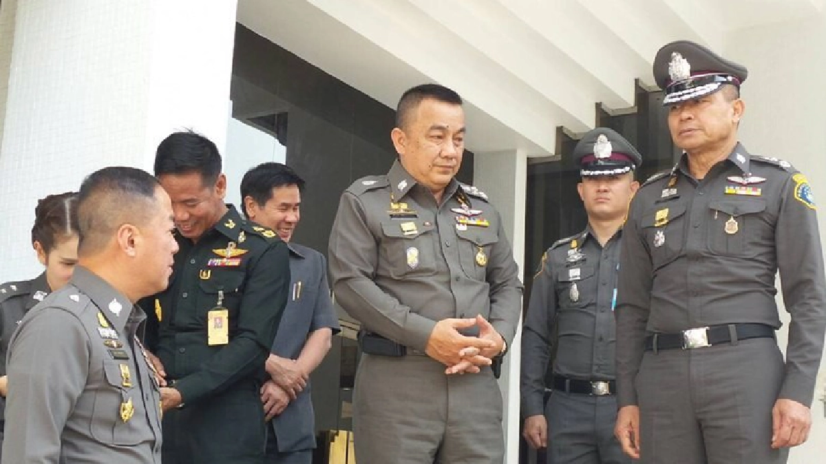 คุม“พล.อ.ต.ชิตพงษ์”ส่งศาลทหาร คุม“พล.อ.ต.ชิตพงษ์”ส่งศาลทหาร