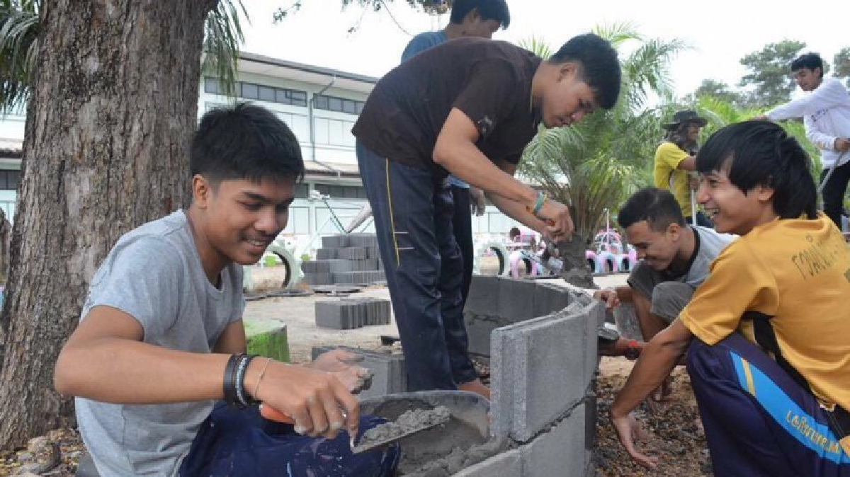 มรส.อาสาพัฒนา รร.ขาดแคลน