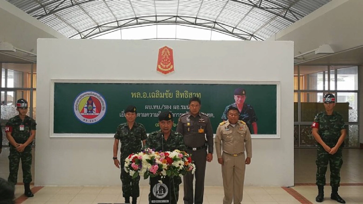 ผบ.ทบ.ลงใต้กำชับเข้มรปภ. - นายกฯหวั่นตอกลิ่มสองศาสนา