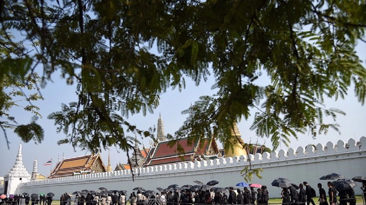 พสกนิกรเดินทางกราบพระบรมศพ ร.9 (ภาพชุด) พสกนิกรเดินทางกราบพระบรมศพ ร.9 (ภาพชุด)