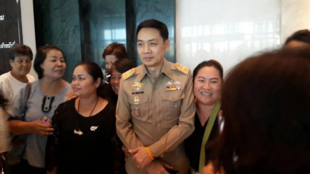 ร้อง !! รองปลัดยธ.ถูกตัดไฟไล่ที่ ร้อง !! รองปลัดยธ.ถูกตัดไฟไล่ที่