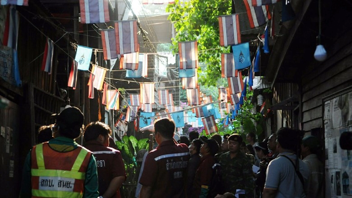 รื้อบ้านรุกล้ำ "ป้อมมหากาฬ" รื้อบ้านรุกล้ำ "ป้อมมหากาฬ"