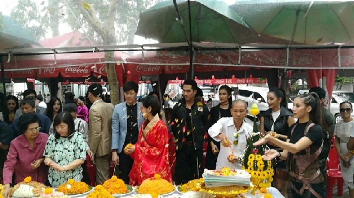 'พอร์ช-พีค' ปะทะ'บิ๊กเอ็ม'!!! 'พอร์ช-พีค' ปะทะ'บิ๊กเอ็ม'!!!