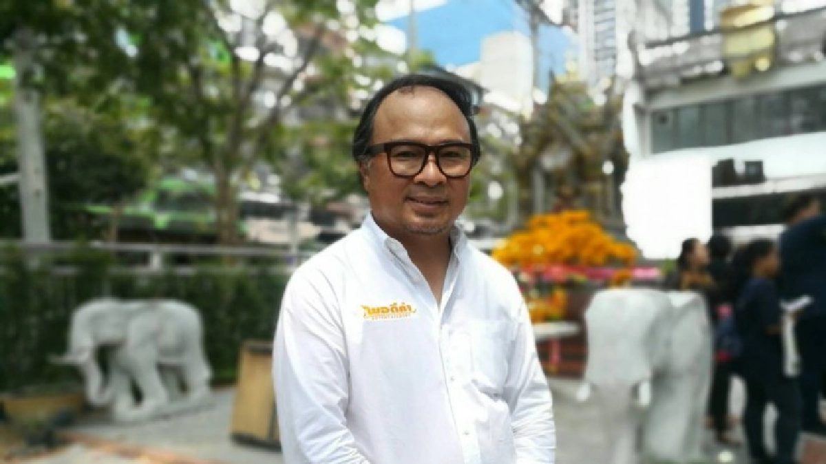 ‘ธงชัย’ท่องคาถาคุมควายร้อยตัว ‘ธงชัย’ท่องคาถาคุมควายร้อยตัว