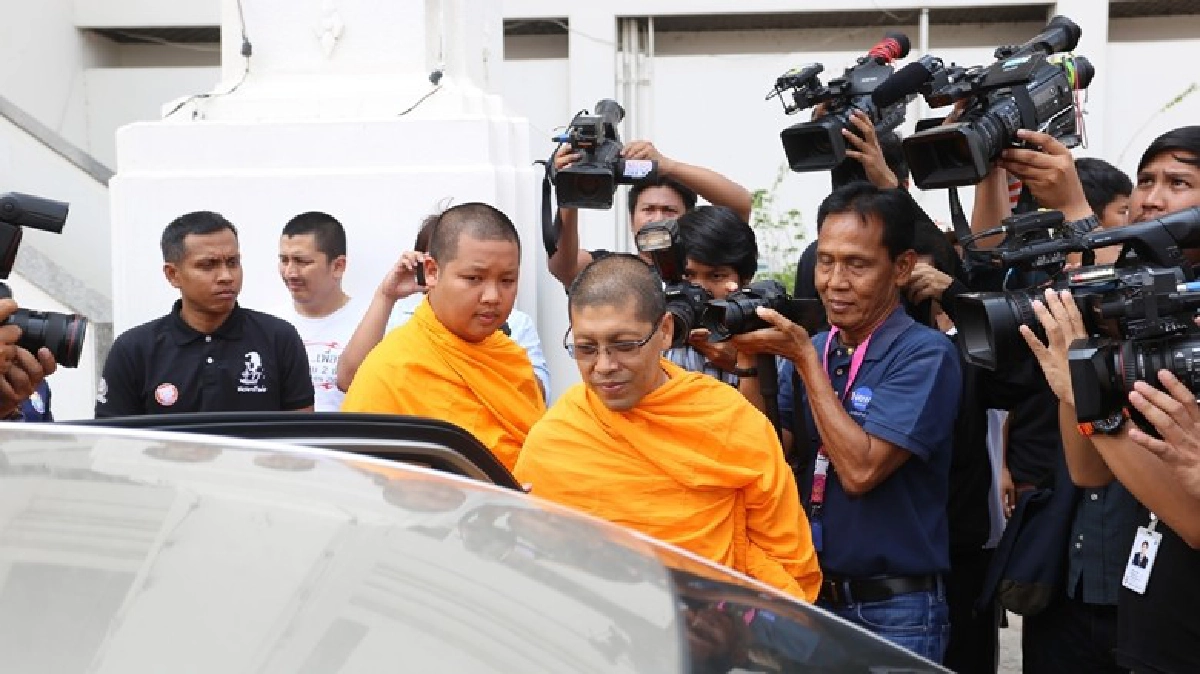 รอด!! ศาลให้ประกันตัว “พระสนิทวงศ์” (อีกรอบ) รอด!! ศาลให้ประกันตัว “พระสนิทวงศ์” (อีกรอบ)