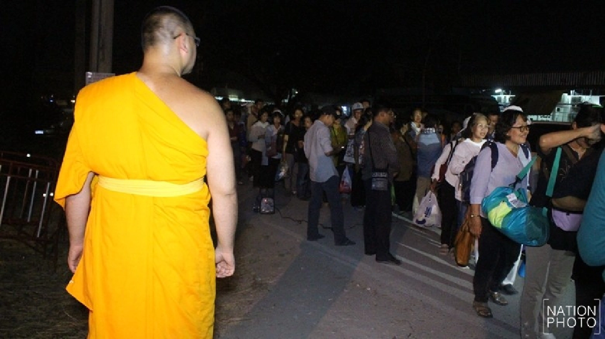 คลี่คลาย !! พระ-โยมทยอยเข้าวัดพระธรรมกาย คลี่คลาย !! พระ-โยมทยอยเข้าวัดพระธรรมกาย