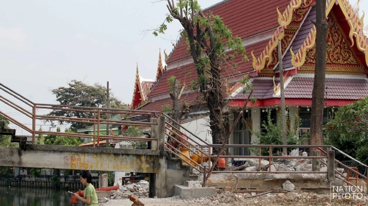 เร่งรื้อถอนสิ่งปลูกสร้างริมคลอง"วัดลาดพร้าว" เร่งรื้อถอนสิ่งปลูกสร้างริมคลอง"วัดลาดพร้าว"