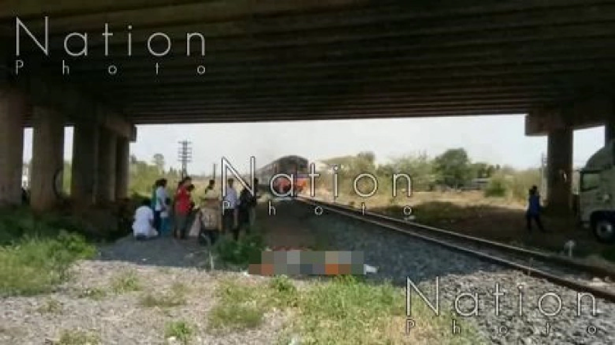 เมามองไม่เห็นรถไฟเดินข้ามทางถูกชนดับสยอง เมามองไม่เห็นรถไฟเดินข้ามทางถูกชนดับสยอง
