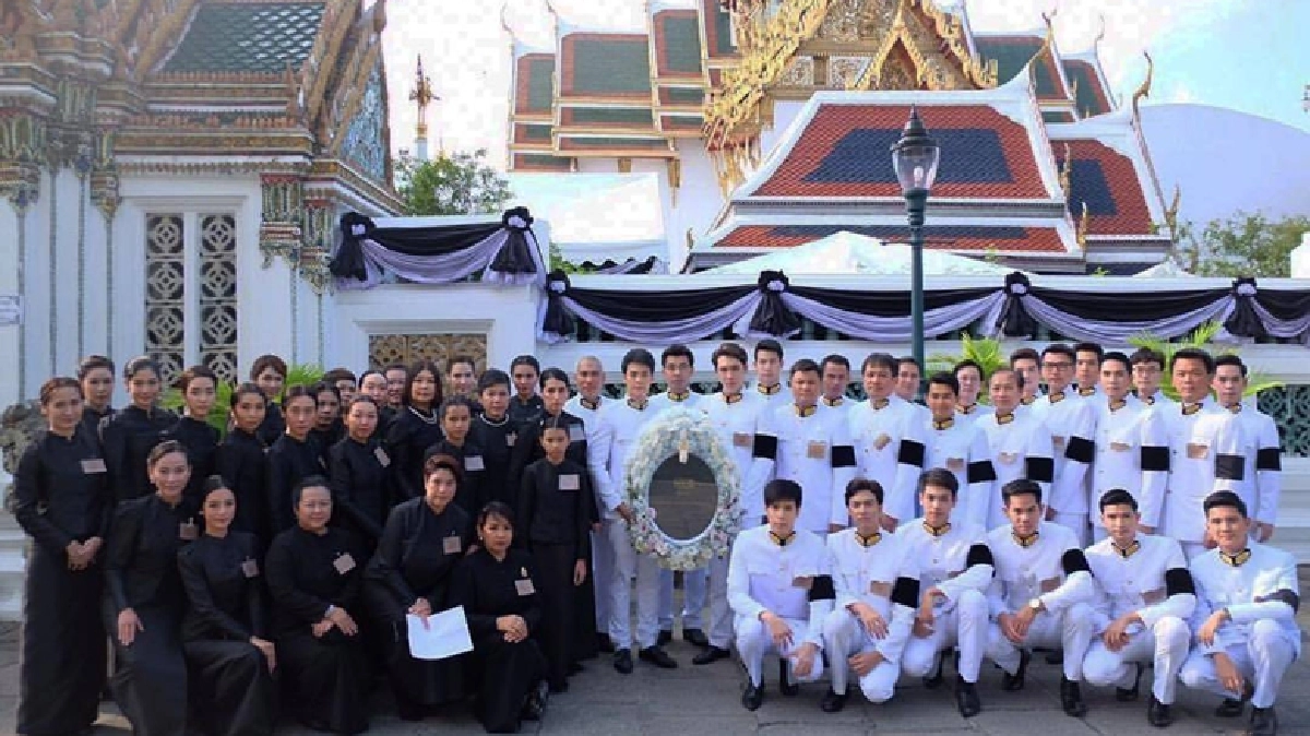 'แกรมมี่ฯ' ร่วมเป็นเจ้าภาพบำเพ็ญกุศลพระบรมศพ 'แกรมมี่ฯ' ร่วมเป็นเจ้าภาพบำเพ็ญกุศลพระบรมศพ