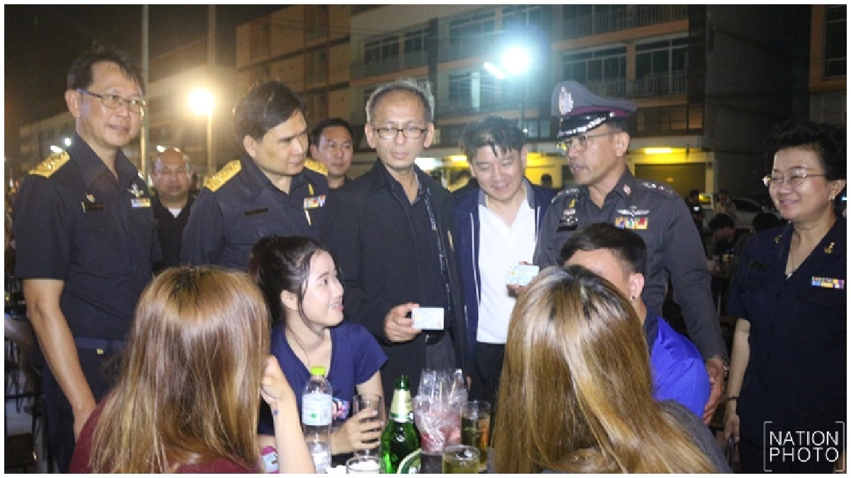 คุมเข้มร้านเหล้าตลาดนัดชื่อดัง ย่านคลองหลวง คุมเข้มร้านเหล้าตลาดนัดชื่อดัง ย่านคลองหลวง