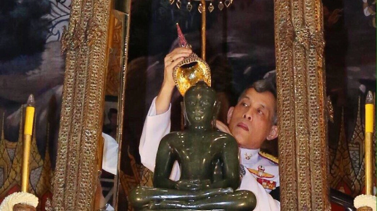 สมเด็จพระเจ้าอยู่หัว จะเสด็จฯ เปลี่ยนเครื่องทรงฤดูร้อน สมเด็จพระเจ้าอยู่หัว จะเสด็จฯ เปลี่ยนเครื่องทรงฤดูร้อน