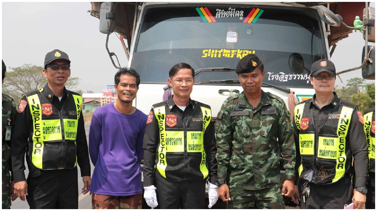 ขนส่งสกัดจับรถดัดแปลงผิดกฎหมายหวั่นเกิดอุบัติเหตุ ขนส่งสกัดจับรถดัดแปลงผิดกฎหมายหวั่นเกิดอุบัติเหตุ