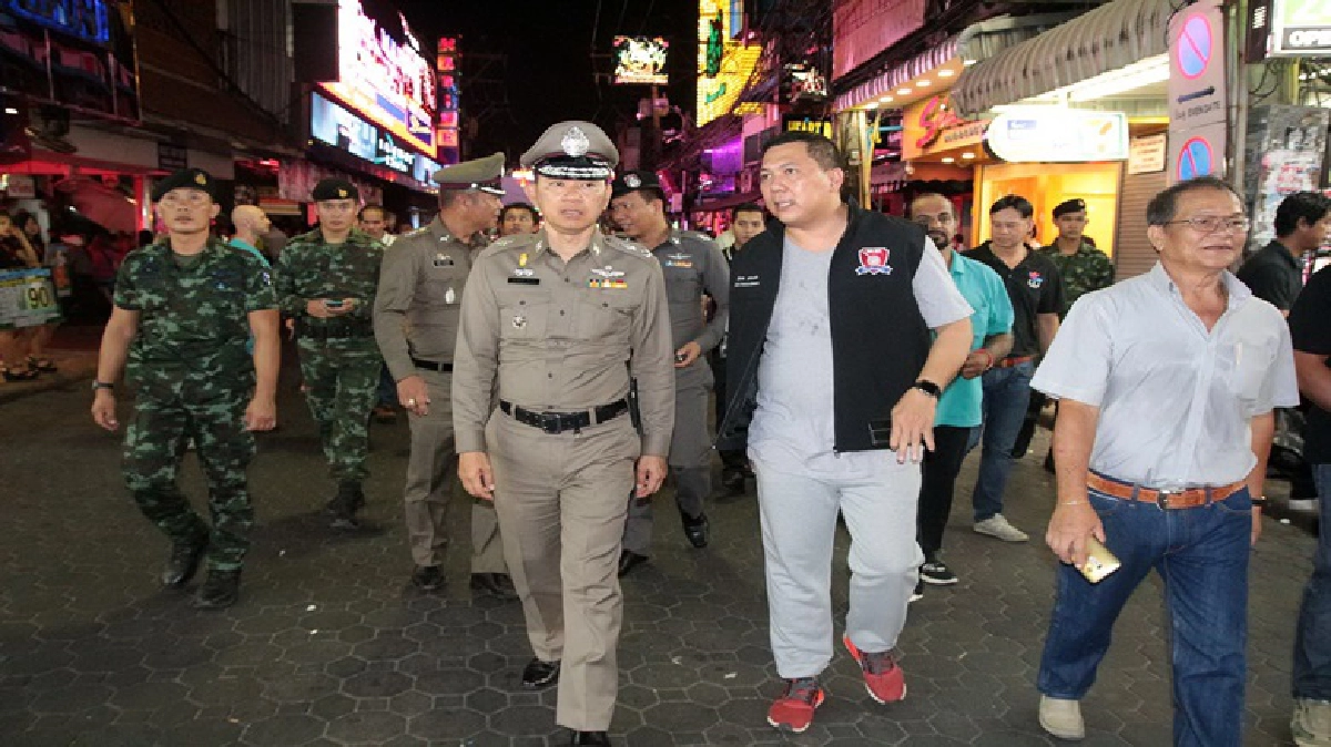 ตร.ติ่วเข้มสถานบันเทิงพัทยา ย้ำห้ามเอาเปรียบนักท่องเที่ยว ตร.ติ่วเข้มสถานบันเทิงพัทยา ย้ำห้ามเอาเปรียบนักท่องเที่ยว