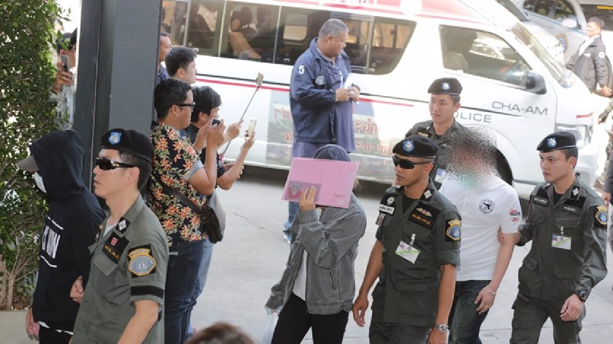 คุม 16 ผู้ต้องหาร่วมฆ่านศ.ถึงกองปราบฯ(ภาพชุด) คุม 16 ผู้ต้องหาร่วมฆ่านศ.ถึงกองปราบฯ(ภาพชุด)
