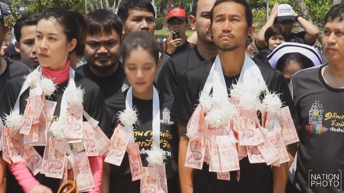 "ตูน บอดี้สแลม" วิ่งเพื่อชีวิตร้อนจัด 36 องศาฯ "ตูน บอดี้สแลม" วิ่งเพื่อชีวิตร้อนจัด 36 องศาฯ