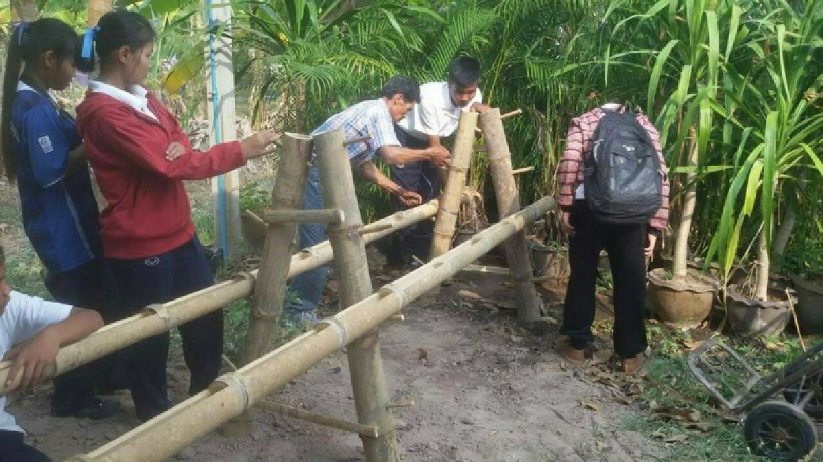 หนุนยุวเกษตรกรปลูกผักไฮโดรโปรนิกส์ด้วยกระบอกไม้ไผ่ หนุนยุวเกษตรกรปลูกผักไฮโดรโปรนิกส์ด้วยกระบอกไม้ไผ่