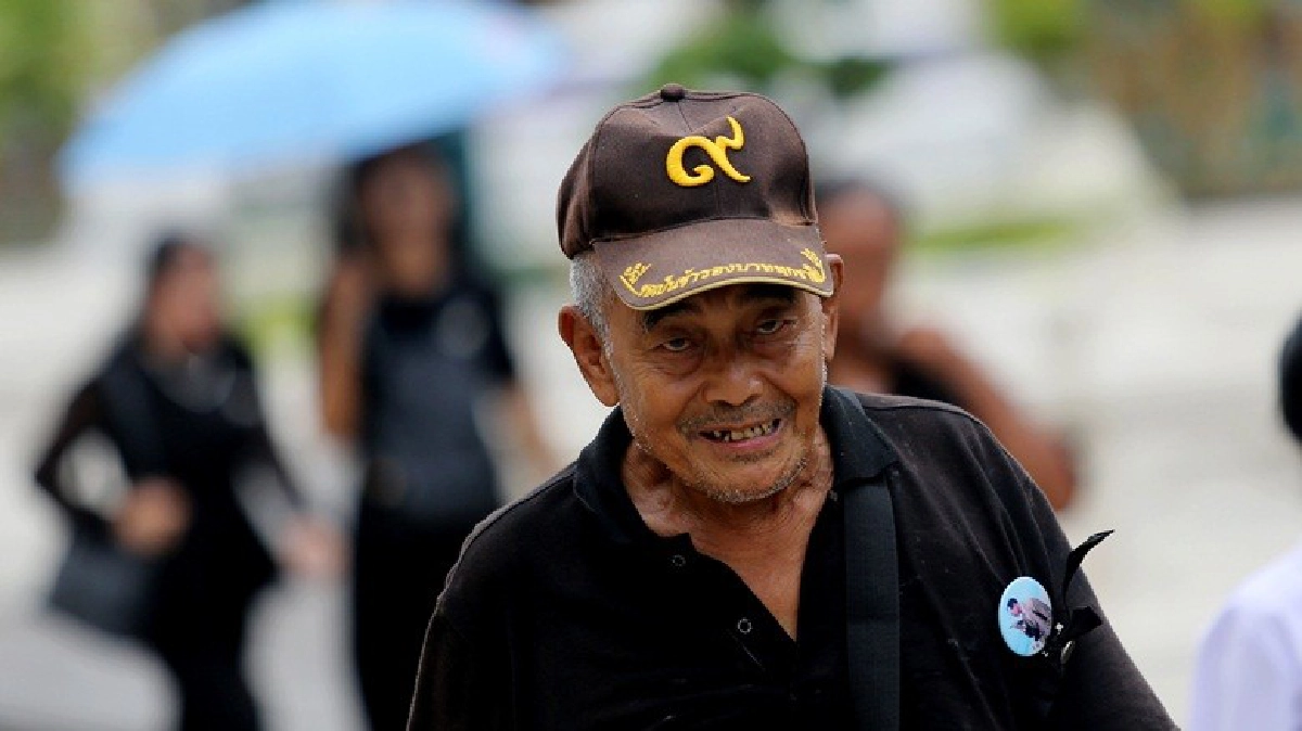 บินตรงจากสวีเดนมาถวายสักการะพระบรมศพ