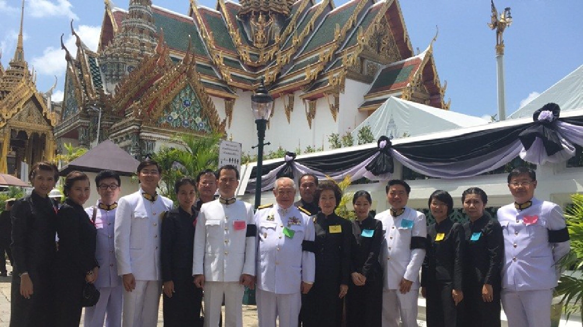ช่วยส่งเสริมการศึกษาตามที่ในหลวง ร.9 ทรงเป็นห่วง ช่วยส่งเสริมการศึกษาตามที่ในหลวง ร.9 ทรงเป็นห่วง