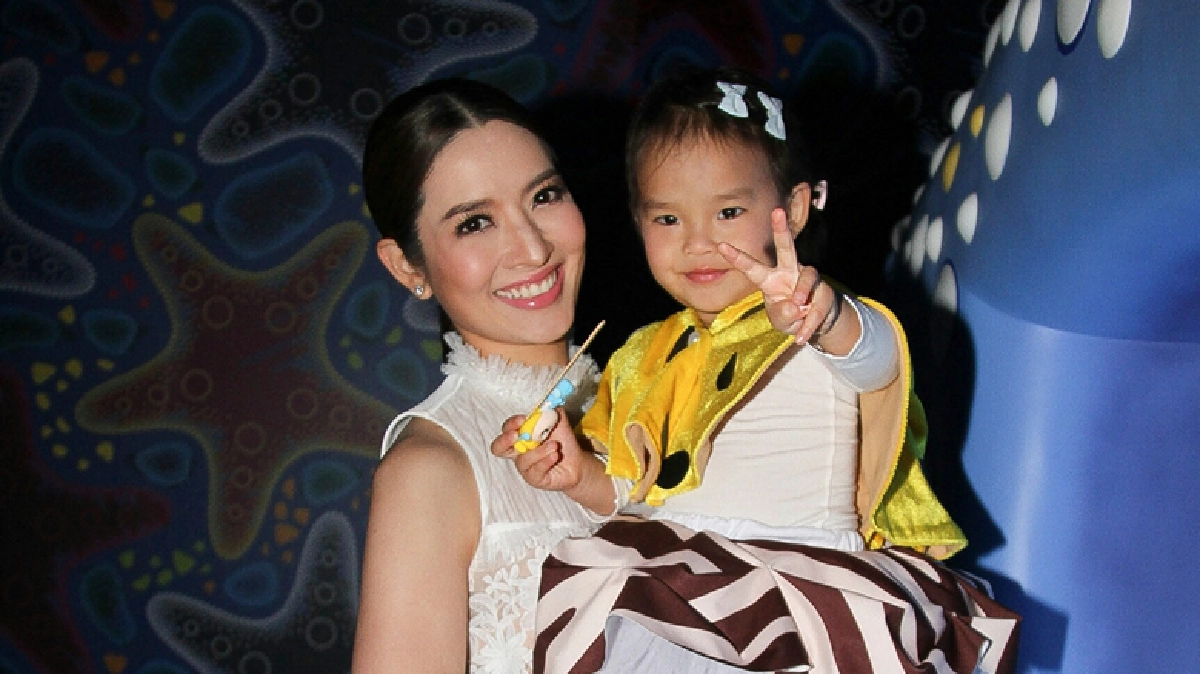 เอ็นดูแรง! ‘ปีใหม่’ ดูละคร ‘แม่แอฟ’ แล้วเป็นแบบนี้เลย เอ็นดูแรง! ‘ปีใหม่’ ดูละคร ‘แม่แอฟ’ แล้วเป็นแบบนี้เลย