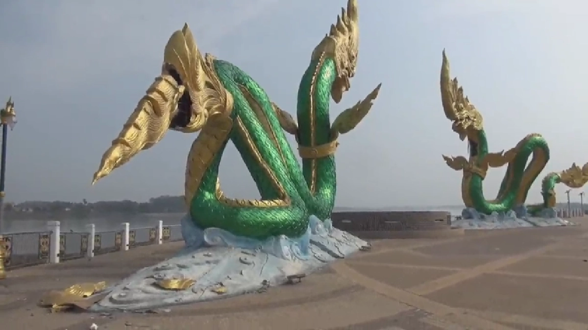 พายุฤดูร้อนแผลงฤทธิ์!! พัดรูปั้น "พญานาค" เสียหาย พายุฤดูร้อนแผลงฤทธิ์!! พัดรูปั้น "พญานาค" เสียหาย