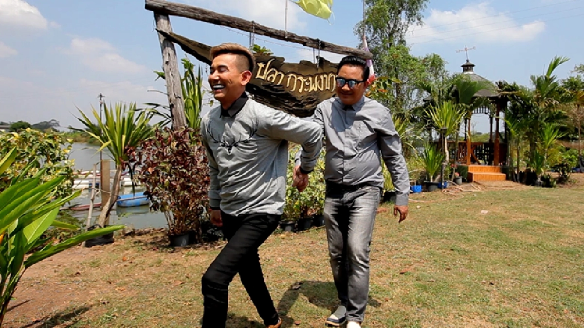 'เอกชัย' เกือบตกกระชังเลี้ยงปลา 'เอกชัย' เกือบตกกระชังเลี้ยงปลา