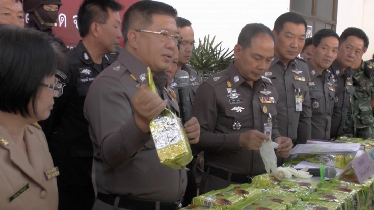 ตร.ภาค 5 โชว์จับ ไอซ์ 150 กก. - ยาบ้ากว่า 4 แสนเม็ด